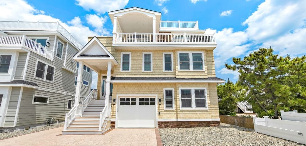 31 E 37th St, Brant Beach, NJ 08008, USA