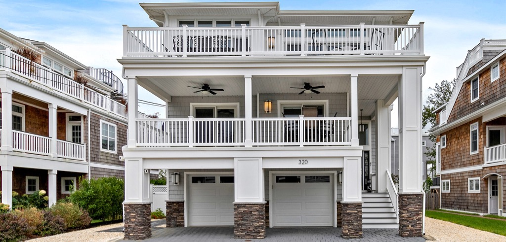 320 Iroquois Ave., Beach Haven, NJ, USA